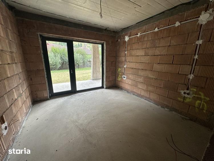 Casă cu 7 camere cu Teren 2666 Mp în Gura Râului