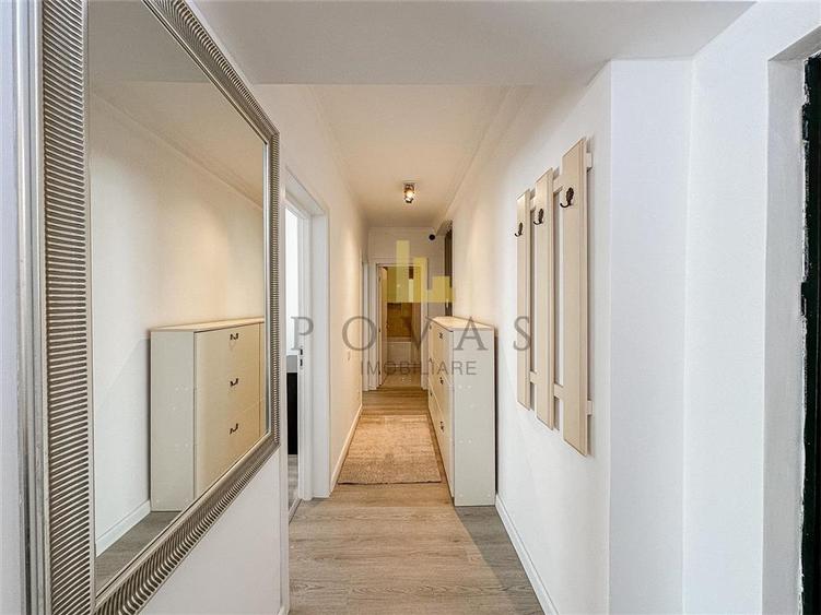 Apartament cu 3 camere decomandat, mobilat în Iancu Nicolae