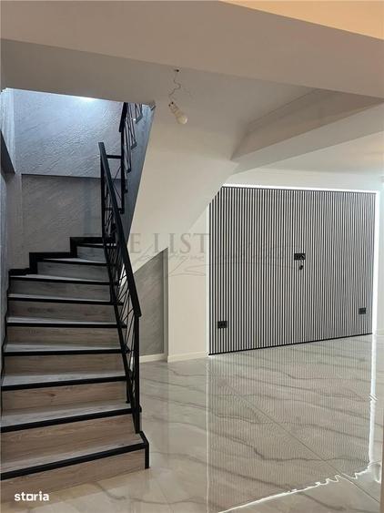 Casă cu 4 camere în Odăi