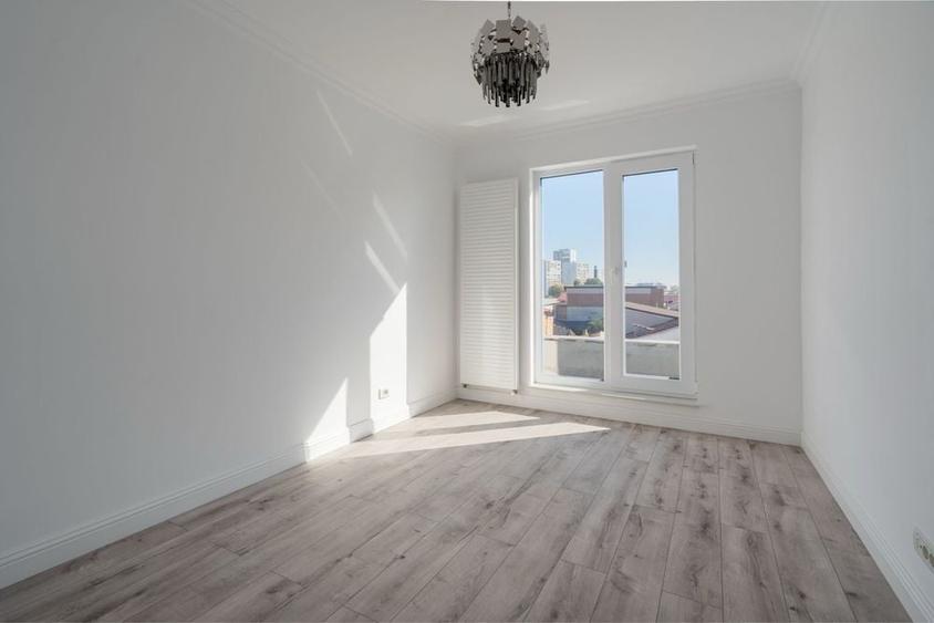 Apartament cu 3 camere decomandat în Bucur Obor