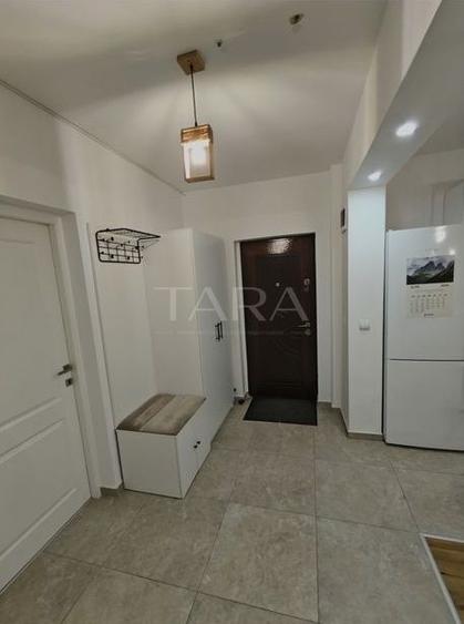 Apartament cu 3 camere semidecomandat, mobilat în Florești