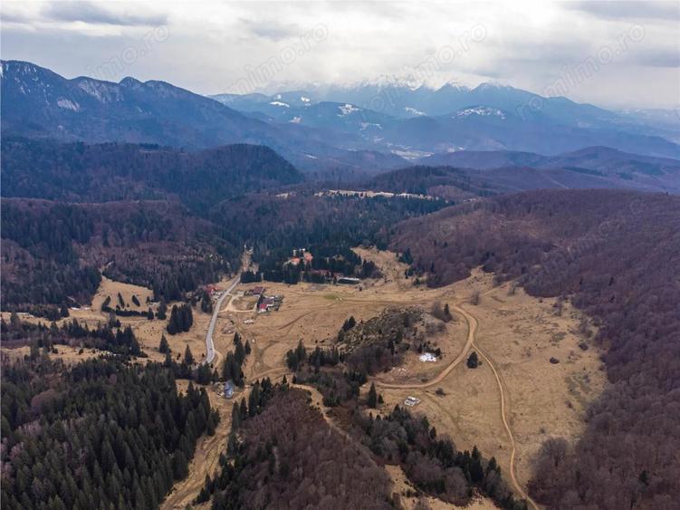 Teren de 6500 mp, în Poiana Brașov