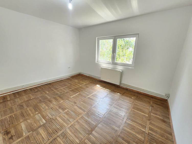 Apartament cu 2 camere decomandat, mobilat în Lunei