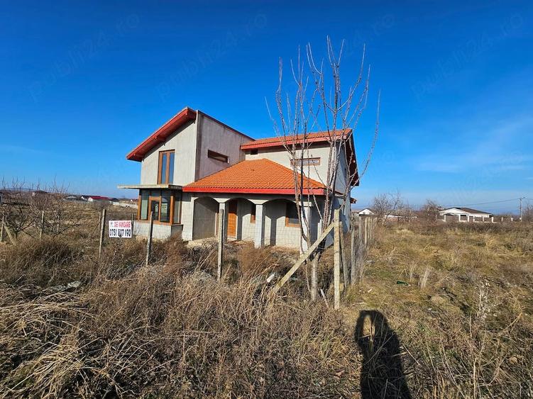 Casă cu Teren 490 Mp în Mineri