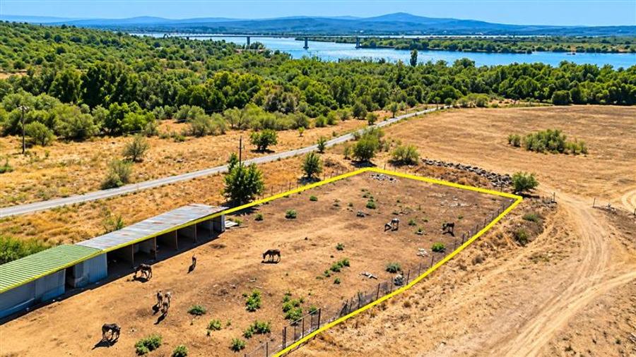 Teren Construcții intravilan de 3300 mp, în Periferie