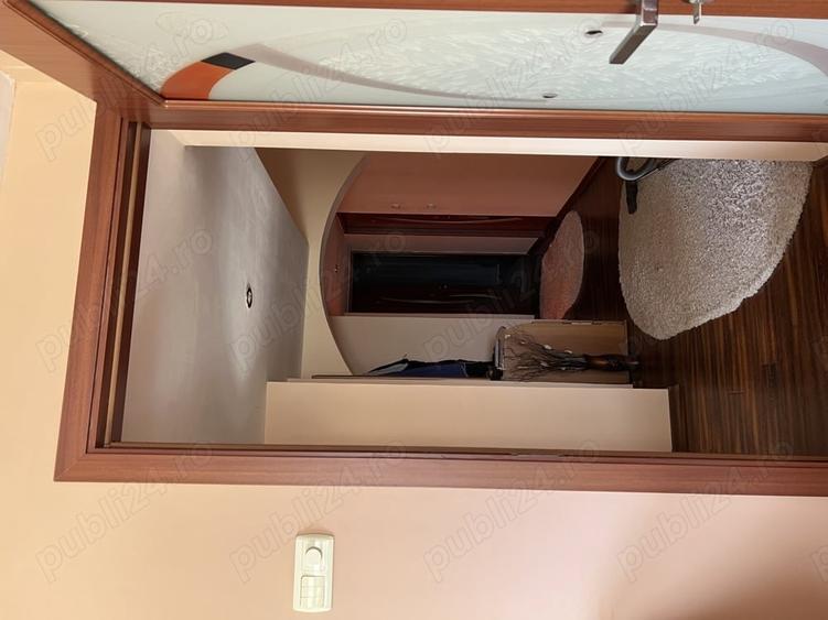 Apartament cu 3 camere decomandat în Rovinari