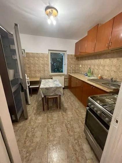Apartament cu 3 camere semidecomandat în Șagului