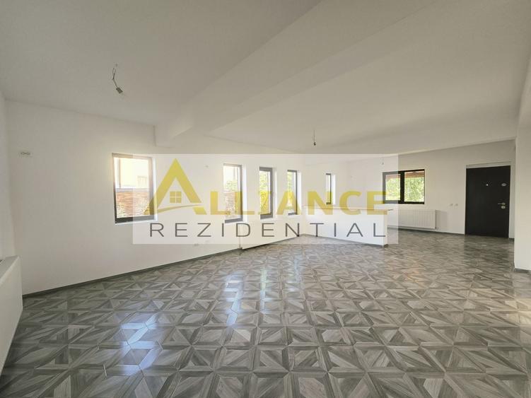 Casă individuală cu 5 camere cu Canalizare în Berceni