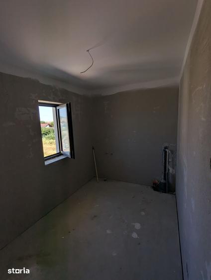 Casă cu 4 camere cu Teren 310 Mp în Cristian