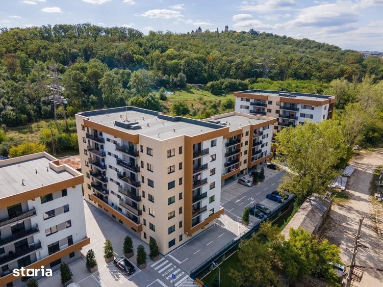 Se inchiriaza apartament cu balcon si parcare inclusa 450 /luna - 15