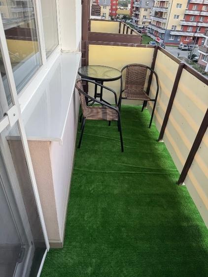 Apartament cu 2 camere semidecomandat, mobilat în Sânpetru