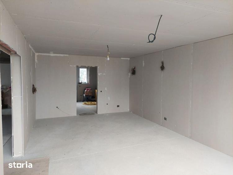 Casă cu 5 camere cu Teren 500 Mp în Ghercești