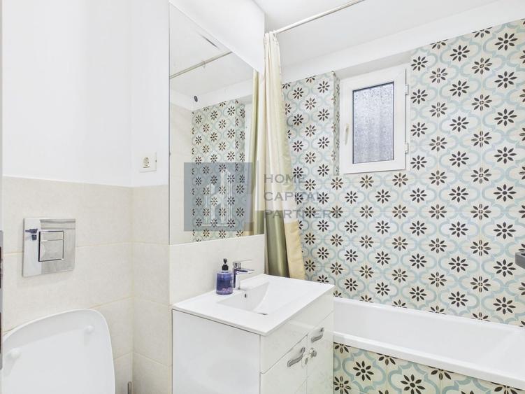 Apartament cu 4 camere decomandat în Apusului