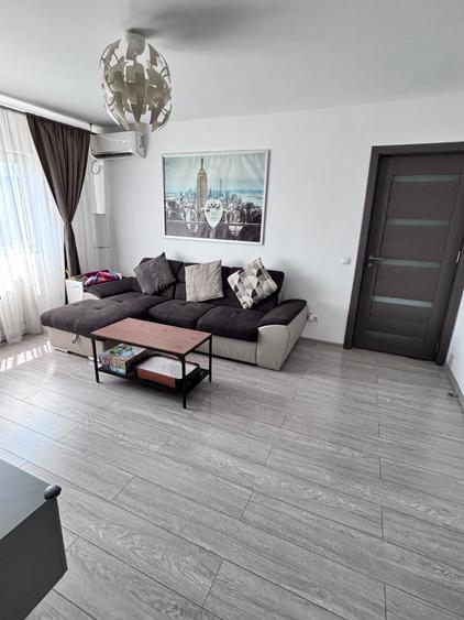 Apartament cu 2 camere semidecomandat în Central