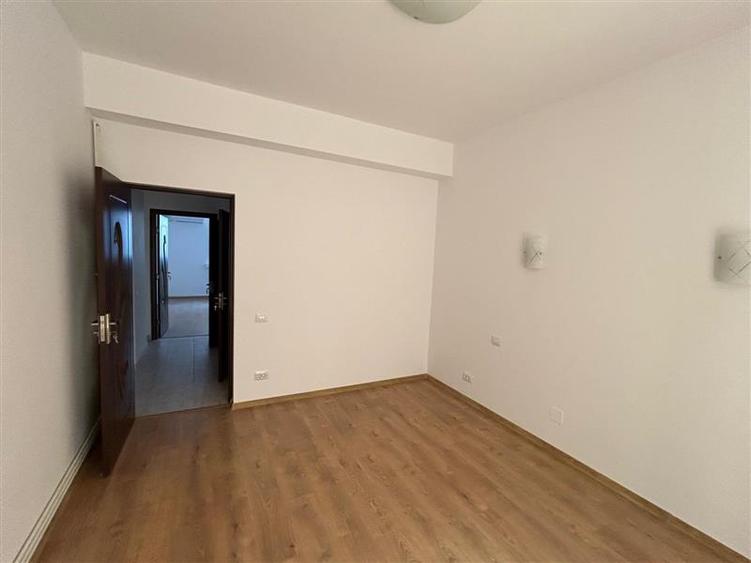 Apartament cu 3 camere decomandat în Magheru