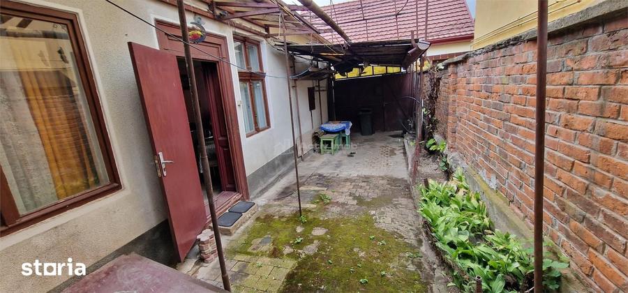Casă cu 4 camere cu Teren 108 Mp în Muncitoresc