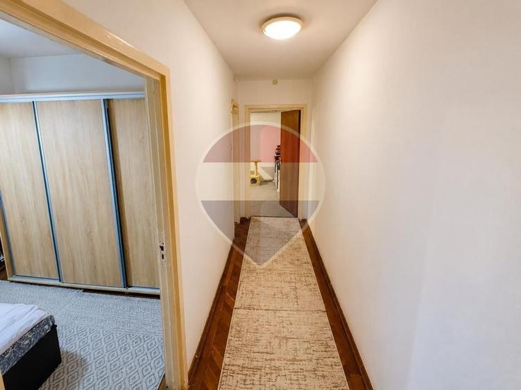 Apartament cu 3 camere semidecomandat în Militari