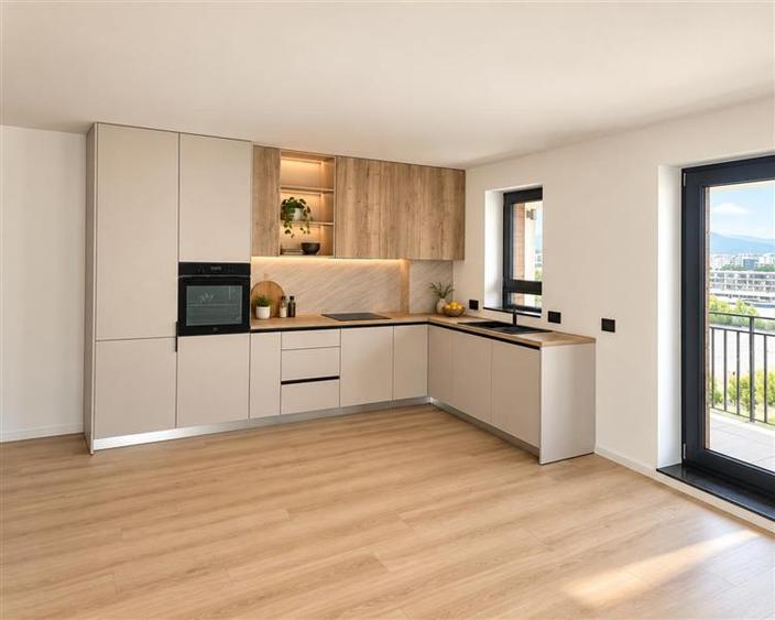 Apartament cu 2 camere decomandat în Tractorul