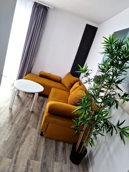 Apartament cu 3 camere decomandat în Trocadero