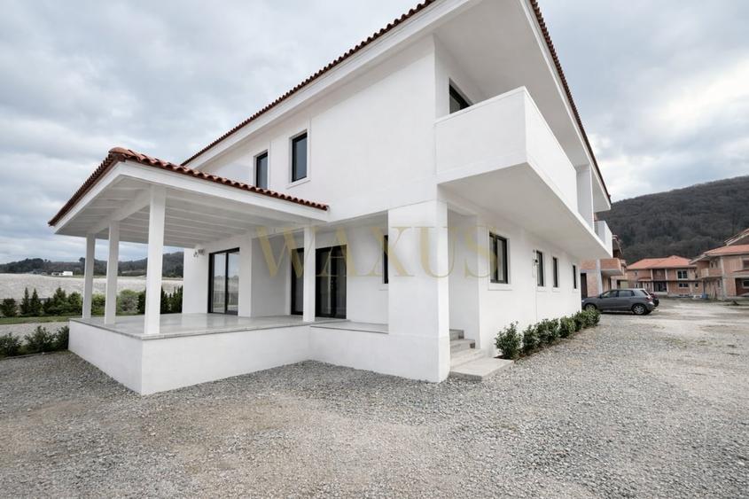 Duplex cu 5 camere cu Canalizare în Gilău