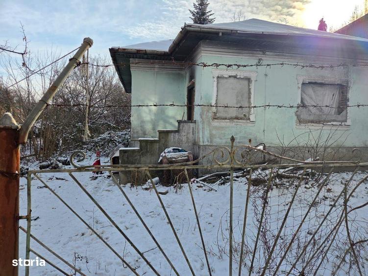 Casă cu Teren 713 Mp în Negru Vodă