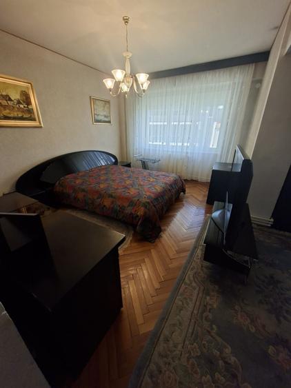 Apartament cu 4 camere decomandat în Ultracentral
