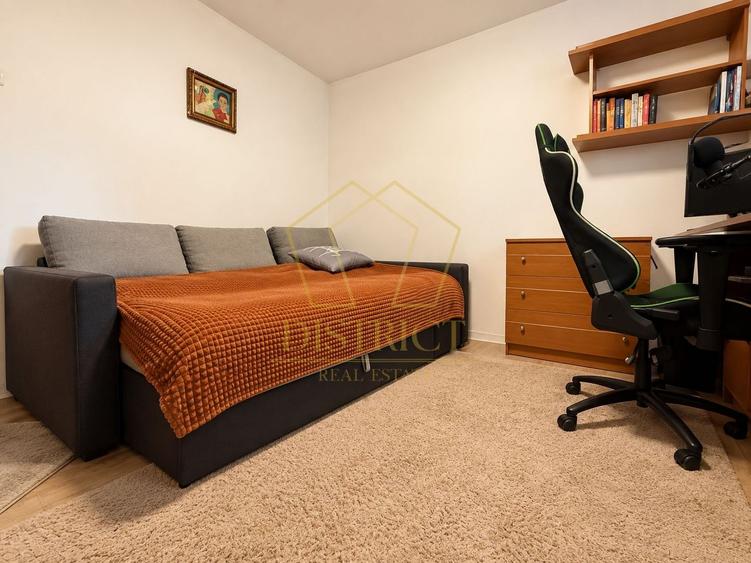 Apartament cu 3 camere decomandat, mobilat în Lipovei