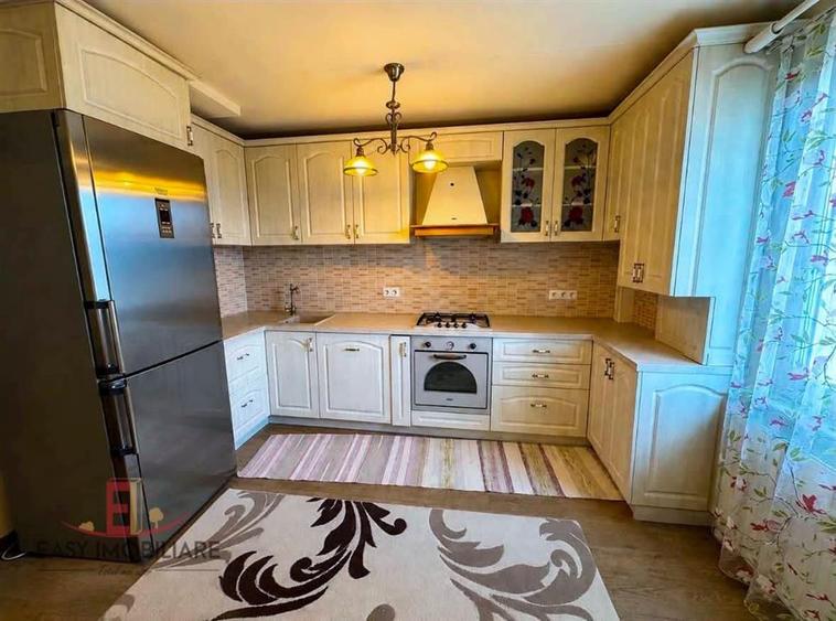 Apartament cu 4 camere decomandat în Tudor