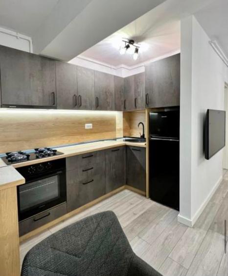 Apartament cu 2 camere semidecomandat în 13 Septembrie