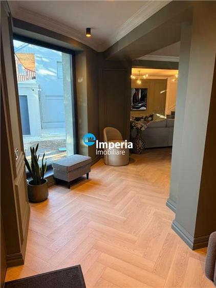 Casă cu 6 camere cu Teren 520 Mp în Băneasa
