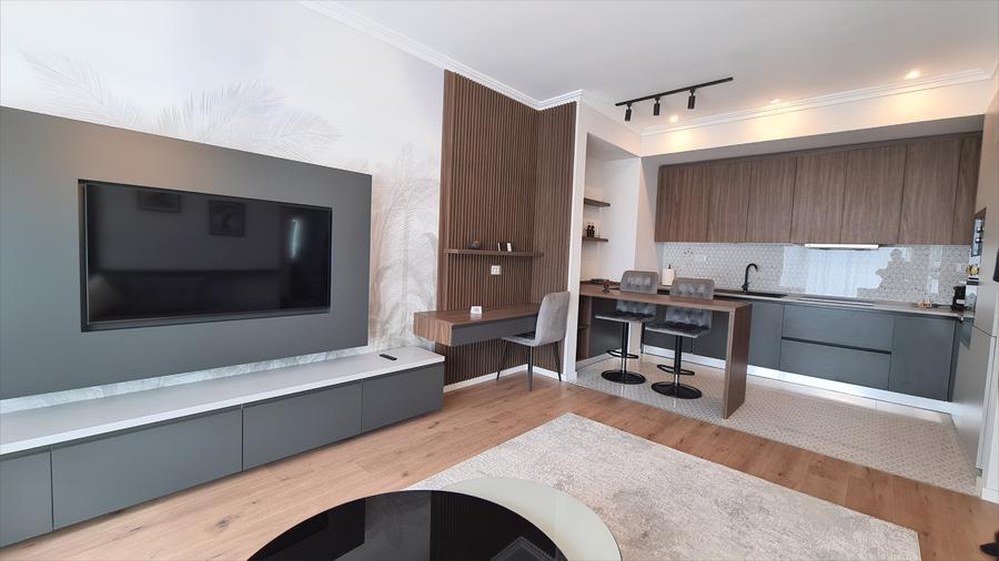 Apartament cu 2 camere semidecomandat în Brașovul Vechi