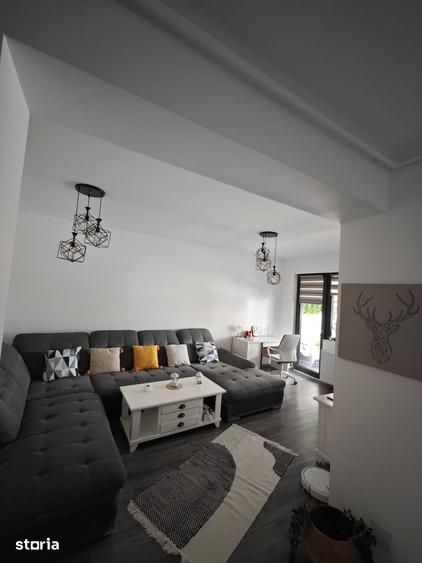 Apartament cu 2 camere decomandat în Apărătorii Patriei