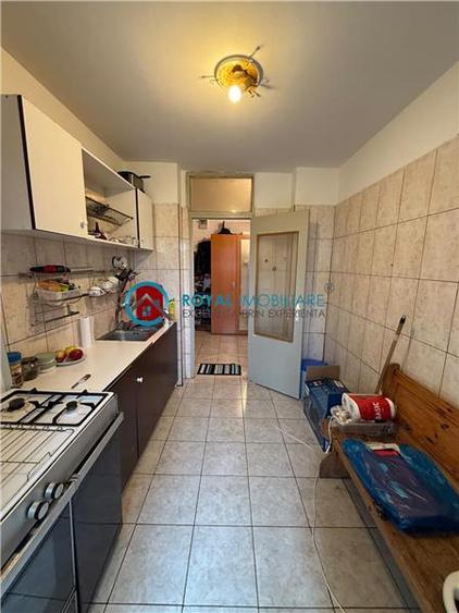 Apartament cu 3 camere decomandat în Mihai Bravu