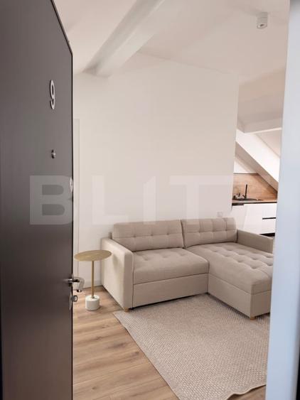 Apartament cu 2 camere semidecomandat, mobilat în Florești