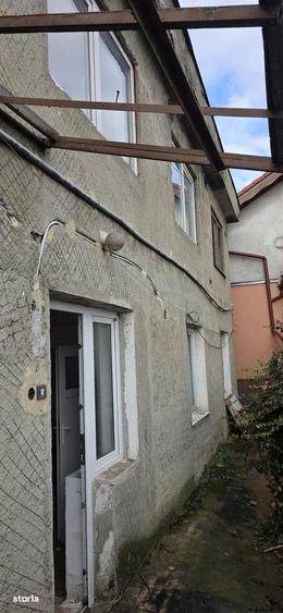 Casă cu Teren 351 Mp în Biharia
