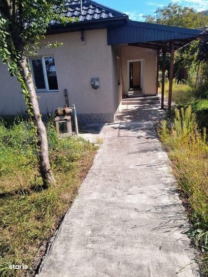 Casă cu 3 camere în Urișor