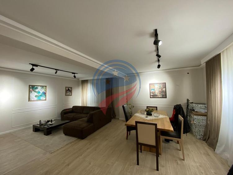 Casă individuală cu 5 camere cu Teren 380 Mp în Central
