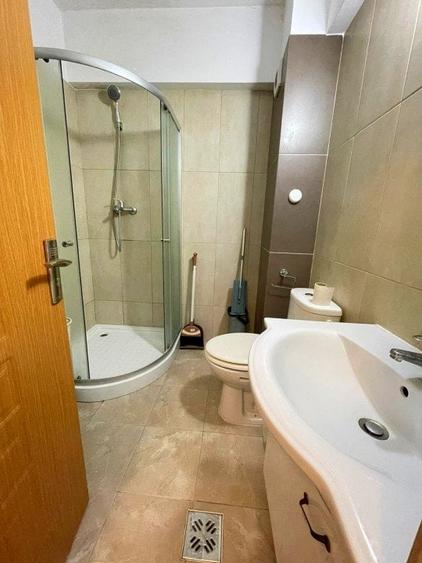 Apartament cu 2 camere semidecomandat, mobilat în Tătărași