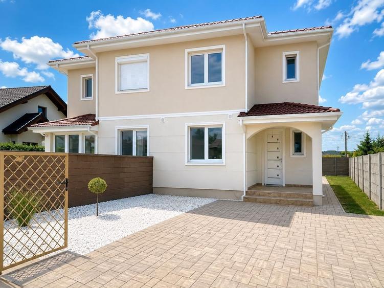 Duplex cu 4 camere cu Canalizare în Moșnița Nouă