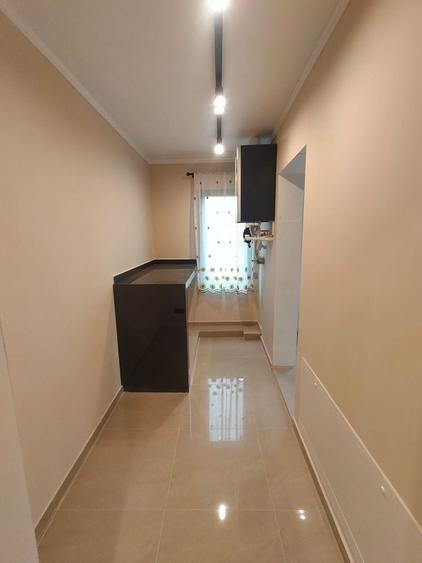 Apartament cu 4 camere decomandat în Exterior Vest