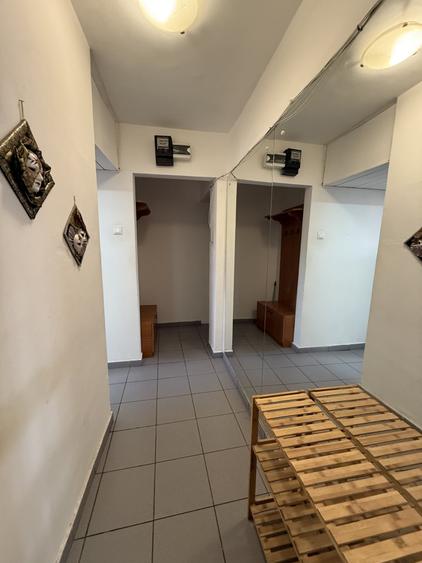 Garsonieră decomandată, mobilată în Olimpia-Stadion