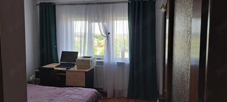 Apartament cu 3 camere decomandat în 1 Mai