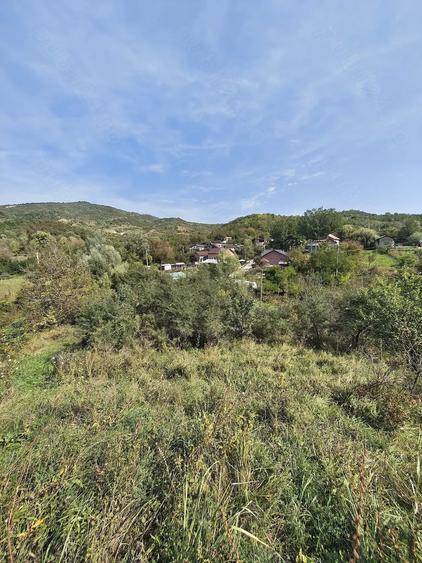 Teren de 2200 mp, în Gornet