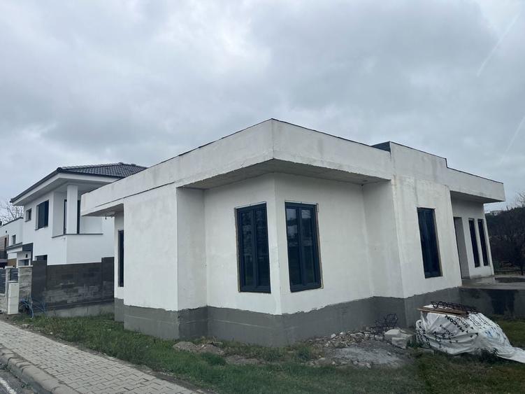 Casă cu 3 camere în Central