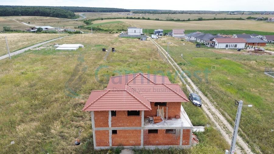 Casă individuală cu 5 camere cu Garaj în Cihei