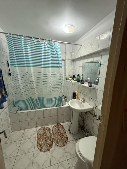 Apartament cu 4 camere decomandat în Sebastian