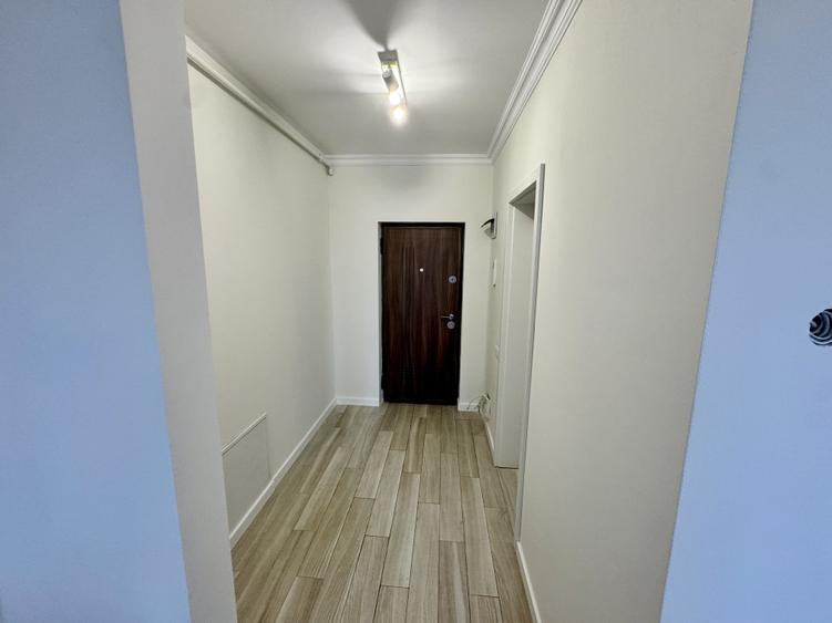 Apartament cu 4 camere decomandat în Florești