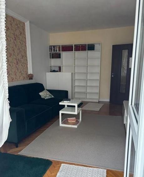 Apartament cu 3 camere decomandat, mobilat în Tineretului