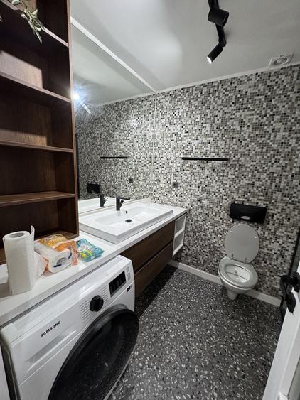 Apartament cu 3 camere decomandat în Tunari
