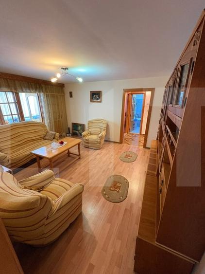 Apartament cu 2 camere semidecomandat, mobilat în Sud